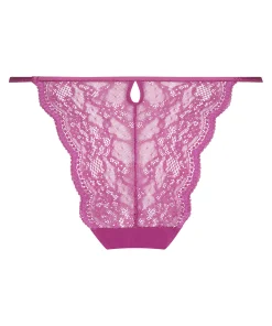 Cheap Brazilian Isabelle Vrouwen Brazilians & V-Shapes